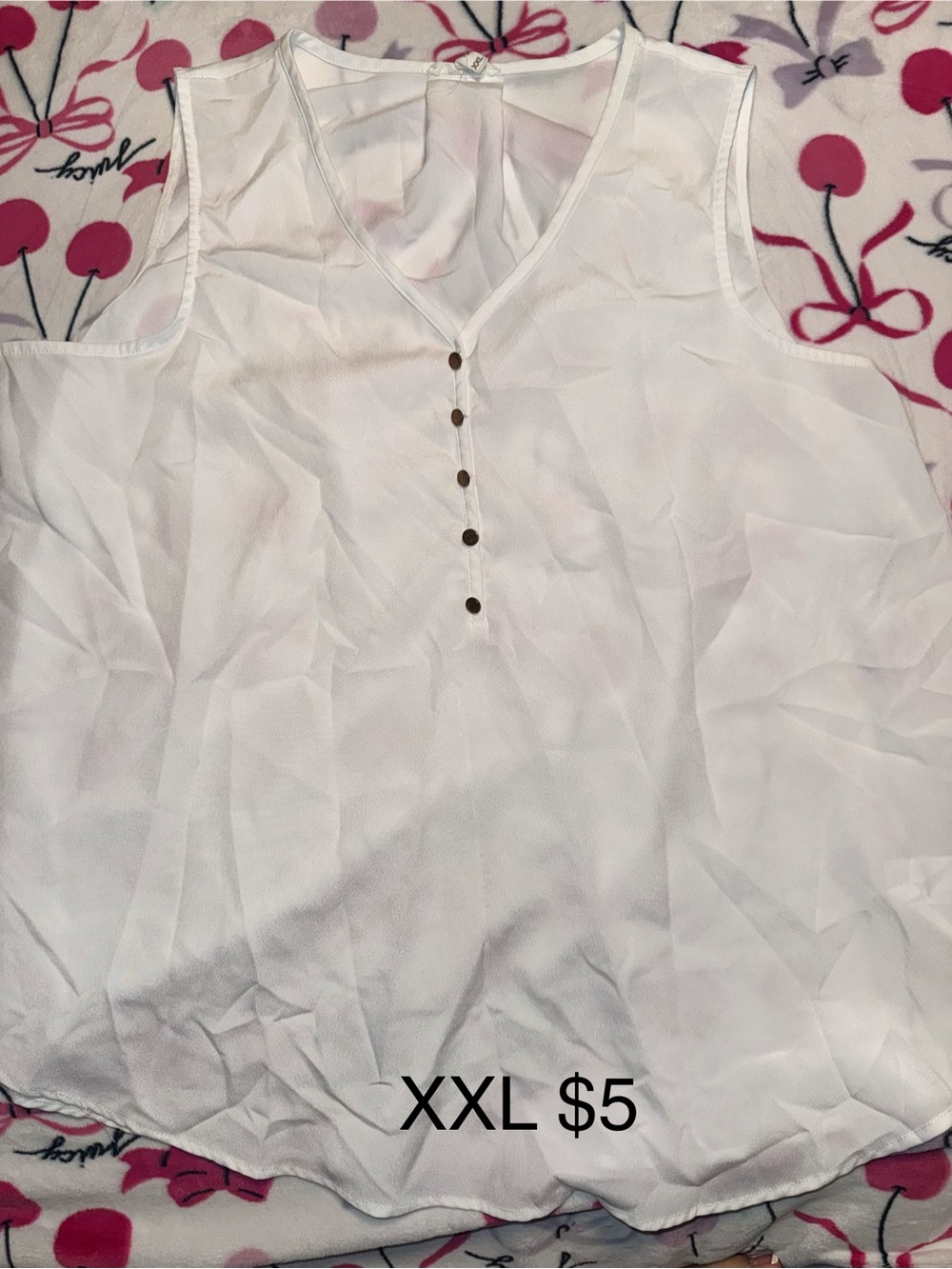 Women’s White Sleeveless V-Neck Blouse with Button xxl